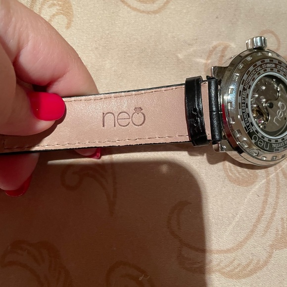 Neo Watch - Picture 6 of 7